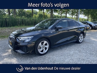Audi A3 Limousine 35 TFSI 150pk S Edition / Navigatie / Digitaal Dashboard / Stoelverwarming / Apple Carplay