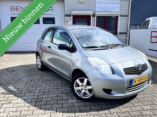 Toyota Yaris 1.0 VVTi Spirit