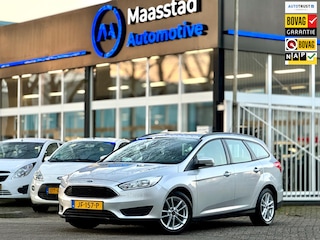 Ford Focus Wagon 1.0 Navi Trekhaak PDC Dealeronderhouden 2e eig Grote ond.beurt Boekjes volledig Bluetooth APK bij aflevering