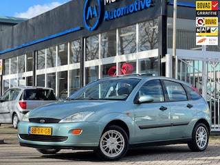 Ford Focus 92.000km Distributieriem VV Opendak Nieuwe banden Trekhaak 5deurs Topstaat Nieuwe APK