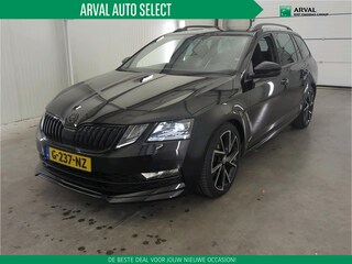 Skoda Octavia Combi 1.5 TSI 150pk Greentech Sport Business | Panoramadak | Trekhaak | 18" | Navi | CarPlay | Stoelverwarming | LED