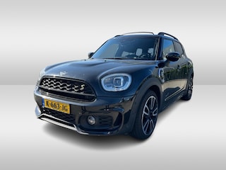 Mini Countryman 2.0 Cooper S E ALL4 / JCW Package / Panoramadak / Camera / Leder / 19'' / Harman Kardon / Keyless / Stoelverwarming / DAB / Cruise Control
