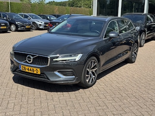 Volvo V60 2.0 T5 Momentum / Trekhaak / Leder / Navigatie / 18'' / Apple CarPlay / Parkeerhulp V+A / Stoelverwarming / Cruise Control