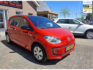 Volkswagen Up BlueMotion 1.0 groove up! Pano, cruise, zeldzame oranje metalic kleur! Navi, parkeersensoren. Prijs incl garantie!