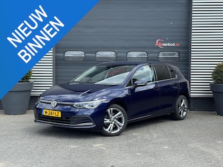 Volkswagen Golf 1.5 TSI Style | Adaptive Cruise Control | Head-Up Display | Massage | DAB | Parkeersensoren |