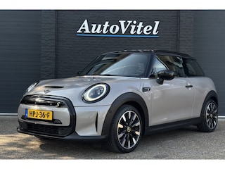 Mini Mini Cooper SE | Panodak | Harman Kardon | Dakrails | Sportleder | Camera | LED