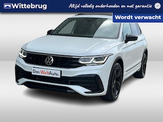 Volkswagen Tiguan 1.4 TSI eHybrid R-Line Business+ / 19" LMV / Panoramadak / Black Style / Trekhaak / Stuur+Stoelverwarming / Elektrische achterklep / LED Matrix