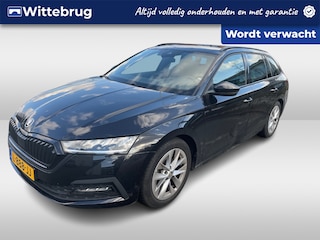 Skoda Octavia Combi 1.0 e-TSI Sport Business / Navigatie / App connect / Parkeersensoren achter / Lichtmetaal 17 inch / Trekhaak /