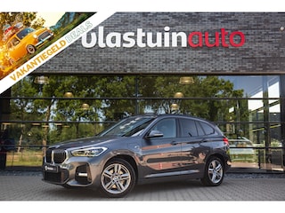 BMW X1 xDrive25e High Executive , Pano dak, HUD, Trekhaak,