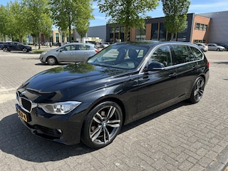 BMW 3-serie Touring 320i High Executive LEER XENON NAVI PDC NAP!