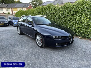 Alfa Romeo 159 Sportwagon 2.0 JTD TI | Navi | Xenon | Leer | BOSE | Autom. Airco | Cruise Control | LMV | PDC | APK tot 17-09-2025!