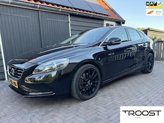 Volvo V40 2.0 D4 Summum|R-design Stylingpakket |Full options!!|ACC|Navigatie|Harman Kardon|