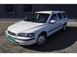 Volvo V70 2.4 Comfort Line, netto € 4.950, nwe koppeling & distributierie & gr beurt, bijtel vriendelijk!