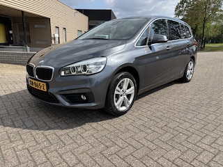 BMW 2-serie Tourer 220i Centennial High Executive 7pers.Automaat [ panodak,leer,fm navi,ecc,lmv ]