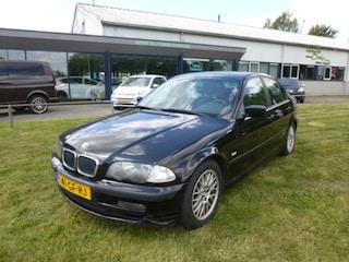 BMW 318I