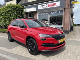 Skoda Karoq 1.5 TSI ACT Sportline Business Aut.|Schuifd.|Trekh.|Camera| Velvet Red Met.