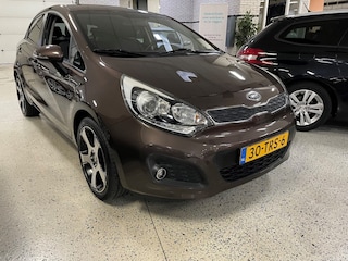 Kia Rio 1.2 CVVT SUPER PACK / Climatronic / Cruise / Keylessgo / Multimedia