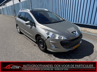 Peugeot 308 SW 1.6 VTi XS 7P Gebruikssporen Clima, Pano, Navi, Cruise control, Radio Bij de verkoop van gebruikte voertuigen door CD-Cars wordt geen standaard garantie verstrekt. De koper aanvaardt het voertuig in de staat waarin het zich bevindt op het moment van aankoop, in