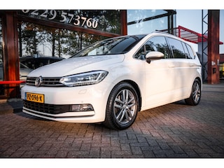 Volkswagen Touran 1.4 TSI Highline R | 7 persoons | Automaat | Cruise Control | Camera | Parkeer hulp | Navigatie |