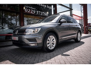 Volkswagen Tiguan 1.4 TSI BMT ACT | Automaat | Leder | Panorama dak | Parkeer Camera | Adaptieve cruise control | memory stoelen |