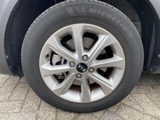 Kia Stonic 1.0 T-GDi MHEV DynamicLine NaVIA