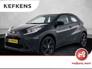 Toyota Aygo Play 72 pk Automaat | Navigatie via Apple Carplay/Android Auto | Achteruitrijcamera | LED Dagrijverlichting | DAB Ontvanger | Bluetooth | Lederen Stuurwiel | Climate Control | Adaptieve Cruise Control | Start/Stop Systeem | Buitenspiegels Elektrisch Verstel -en Verwarmbaar |