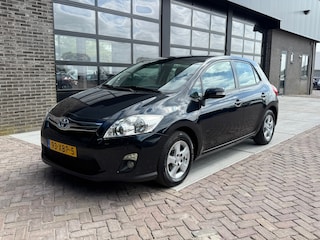 Toyota Auris 1.8 Full Hybrid Business | Trekhaak | Cruise | Navi | Clima |
