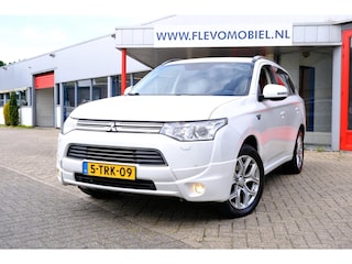 Mitsubishi Outlander 2.0 PHEV Instyle+ Aut. Leder|Schuifdak|Navi|Cam|LMV