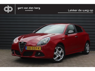 Alfa Romeo Giulietta 1.4 T Sprint - 170 PK - NAVIGATIE - AUTOMAAT - CRUISE - TREKHAAK - CLIMA -
