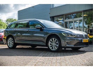Volkswagen Passat Variant 1.4 TSI GTE Connected Series | Parkeersensoren | Climate Control | Navigatie