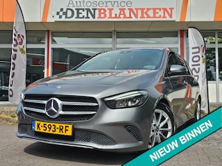 Mercedes-Benz B-klasse 250 Premium Automaat BJ.2019 / Groot Navi / Half Leder / Clima / 17"Lmv / Trekhaak !!
