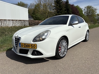 Alfa Romeo Giulietta 1.4 T Distinctive / LEER / NAVI / AIRCO ECC / CRUISE