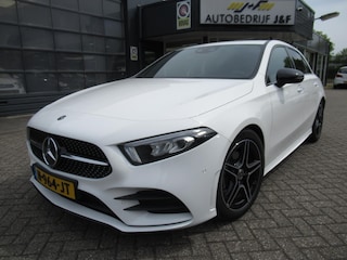 Mercedes-Benz A-klasse 200 Business Solution AMG / AUT / NAV / PDC 2x / Camera / Sfeerverlichting