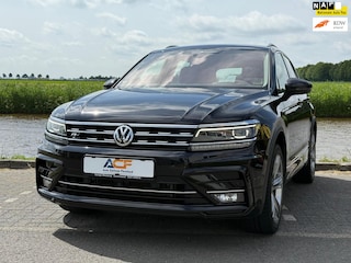 Volkswagen Tiguan 2.0 TSI 4Motion Highline Business R Leer / standkachel / trekhaak enz..