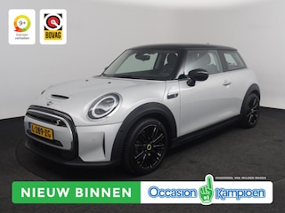 Mini Mini Classic 33 kWh | Camera • Keyless • CarPlay • Stoelverwarming