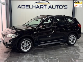BMW X1 SDrive18i Executive Edition / Panorama dak / Navigatie full map / Cruise control / etc..