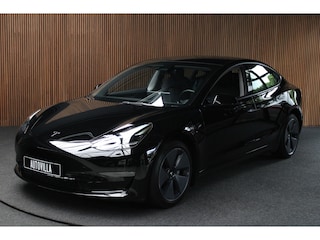 Tesla Model 3 RWD Autopilot ACC Stuurverwarm. PDC Leer Navi Panoramadak 360° Elektr. achterklep Stoelverwarming voor & achter Climate voor & achter LM velgen BTW auto! Nieuw!