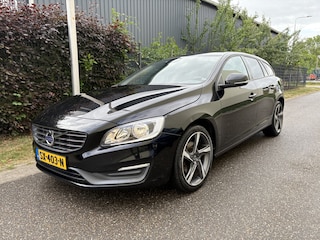 Volvo V60 2.0 D4 Momentum / AUTOMAAT / NAVI / STOELVERWARMING / CRUISE
