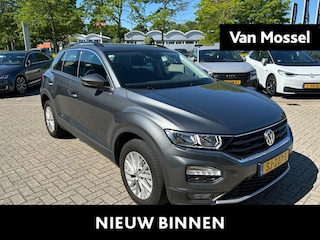 Volkswagen T-Roc 1.5 TSI Style | Automaat | Camera | parkeersensoren voor/achter | 16 Inch Velgen | Airco | Cruise control |