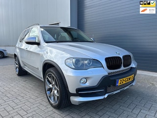 BMW X5 XDrive 4.8i HIGH EXE AUT NAVI PANO LEDER