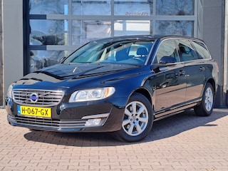 Volvo V70 2.0 T4 Classic Edition | Navi | Leder | Trekhaak | LMV | PDC | Stoelverwarming |