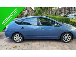 Toyota Prius 1.5 VVT-i Tech Edition