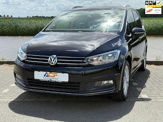Volkswagen Touran 1.5 TSI Highline 7p / PANODAK / TREKHAAK / NAVI / LED / ETC..