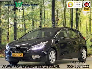 Kia Ceed cee'd 1.6 CRDi Business Pack | Camera | Navigatie | Parkeersensoren | Cruise Control | Airconditioning | Led | Isofix | Bluetooth | 15" Lichtmetaal |