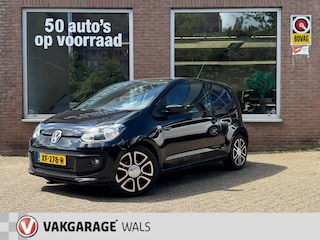 Volkswagen Up 1.0 HIGH UP! | NAVI | LEER | VELGEN | AIRCO | STOELVERWARMING