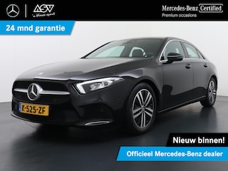 Mercedes-Benz A-klasse 180 Luxury Business Solution | Trekhaak Wegklapbaar | Stoelverwarming Voor | Sfeerverlichting | Augmented Reality | Camera Achter