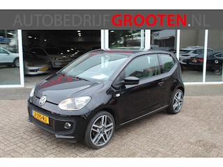 Volkswagen Up 1.0 high up!//NAVI//CRUISE//AIRCO!!