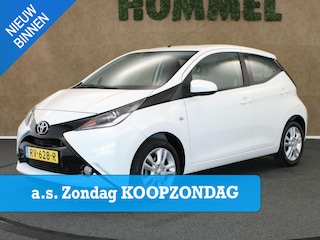 Toyota Aygo 1.0 VVT-i X-Wave - CLIMATE CONTROL - NAVIGATIE - 15 INCH LICHT METALEN VELGEN - CAMERA - LEDEREN STUUR - TOERENTELLER - BLUETOOTH - MISTLAMPEN VOOR