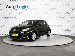 Toyota Yaris 1.5 Hybrid 115 Business | Parkeersensoren voor + achter | Stuurverwarming | Stoelverwarming