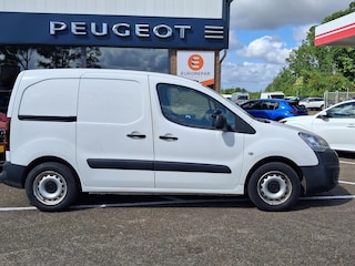 Peugeot Partner 1.5 BlueHDi 100pk 650kg Premium | AIRCO, LAADKASTEN, ZIJDEUR R., PARKEERHULP ACHTER, BLUETOOTH TEL. CARKIT, TOMTTOMNAVIGATIESYSTEEM VAST IN A-STIJL
